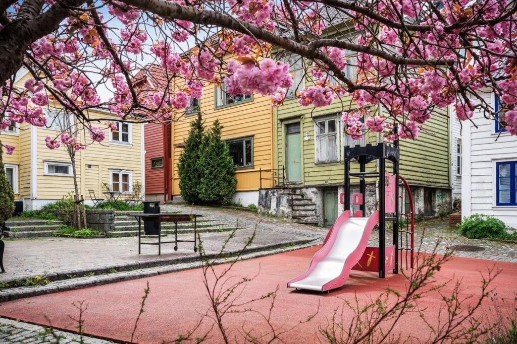 Dinbnb Homes I 4-Bedroom Historical House In Romantic Surroundings Bergen Exteriör bild